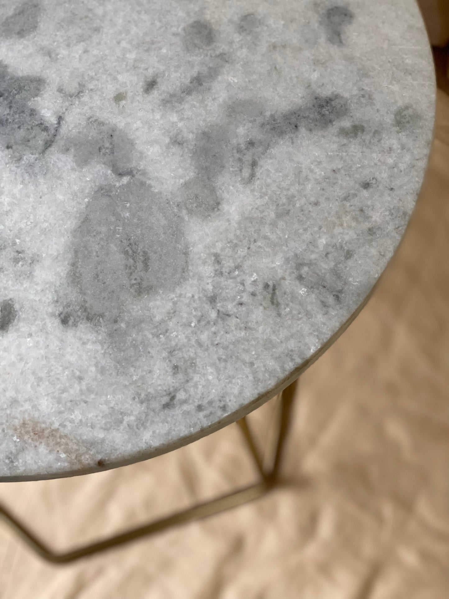 Marmer tafel / sokkel Mrs Bloom