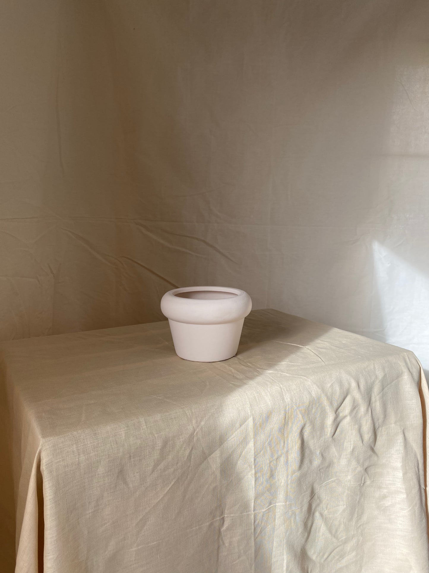 Pot van steen, beige