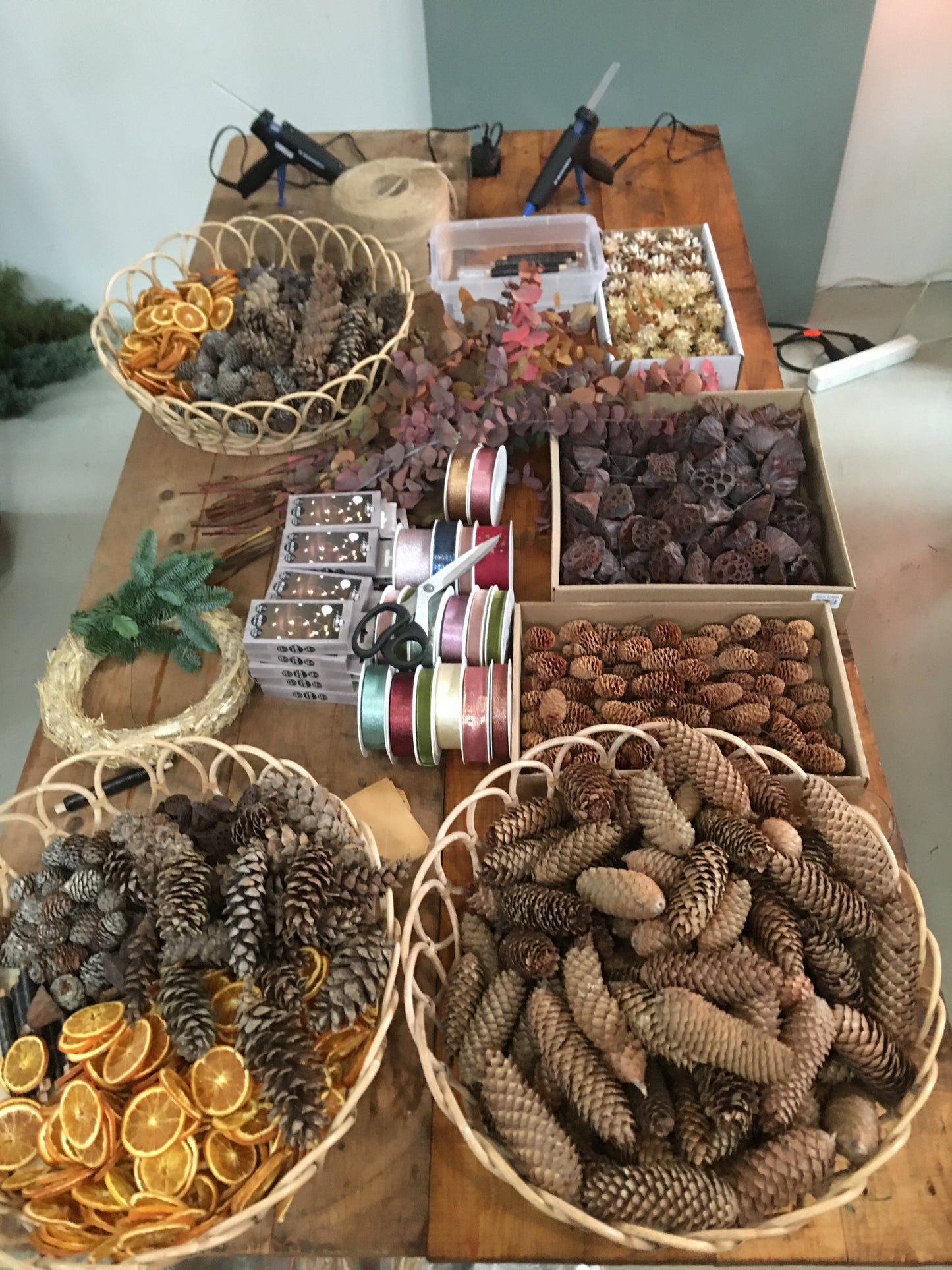 Workshop // Kerstkrans // 7 & 14 december 2025 // €49,50 // @Studio Haarlem