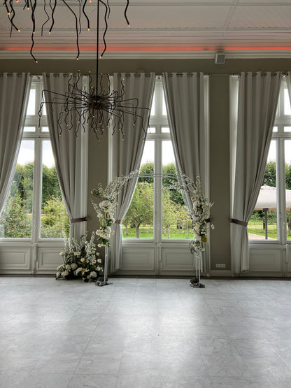 Backdrop // boog, metaal, wit