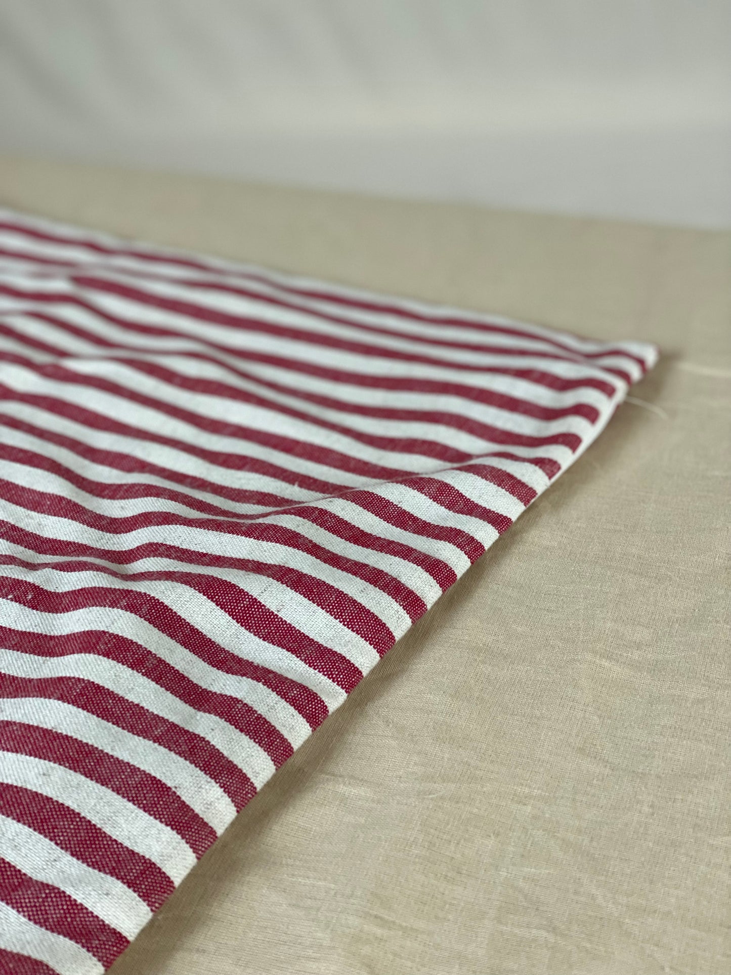 Kussen ‘striped’ rood & wit